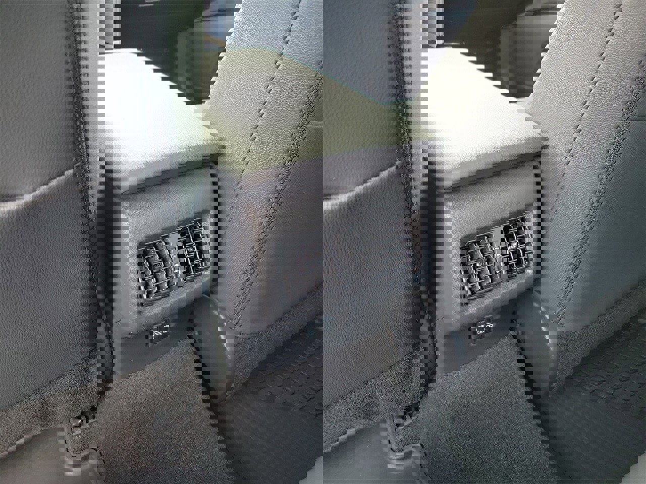 Used 2026 Toyota Camry SE image 12