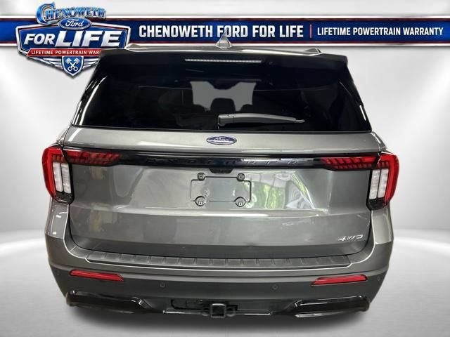 Used 2025 Ford Explorer ST-Line w/ ST-Line Street Pack AWD/4WD image 4