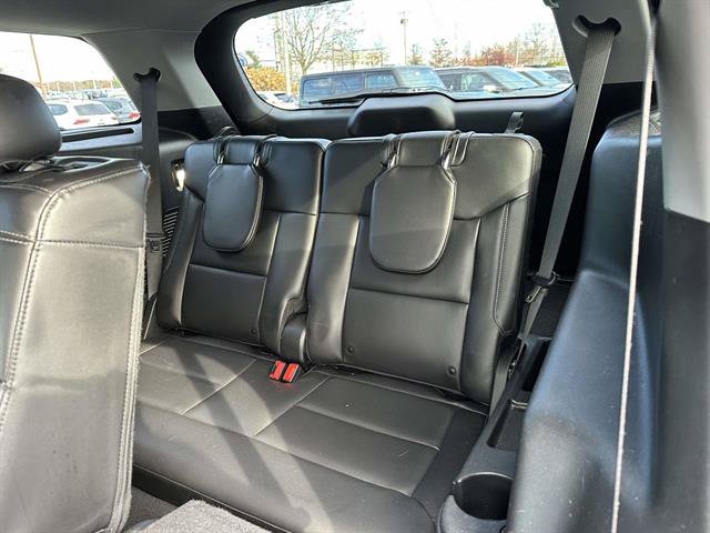Used 2022 Ford Explorer XLT w/ Equipment Group 202A AWD/4WD image 31