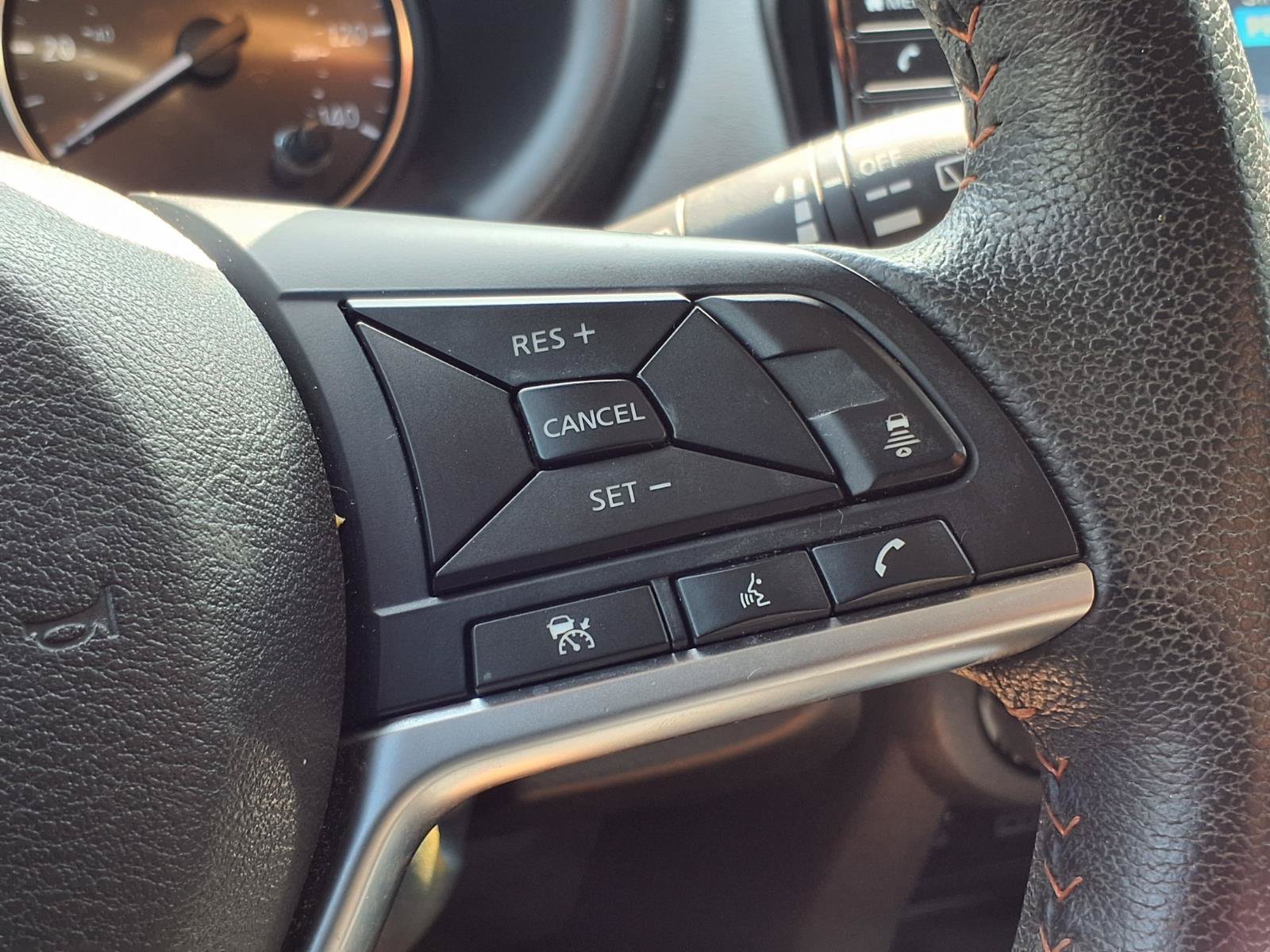 Used 2023 Nissan Kicks SR FWD image 19