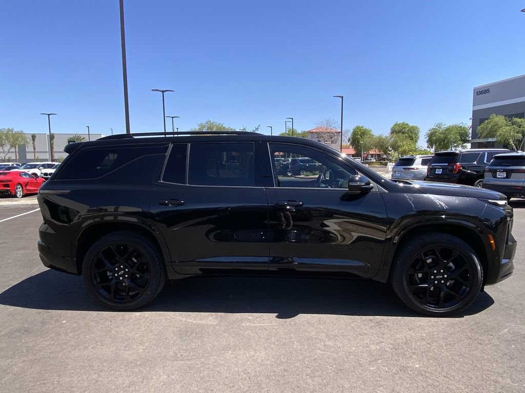 Used 2024 Chevrolet Traverse RS w/ LPO, Floor Liner Package FWD image 2