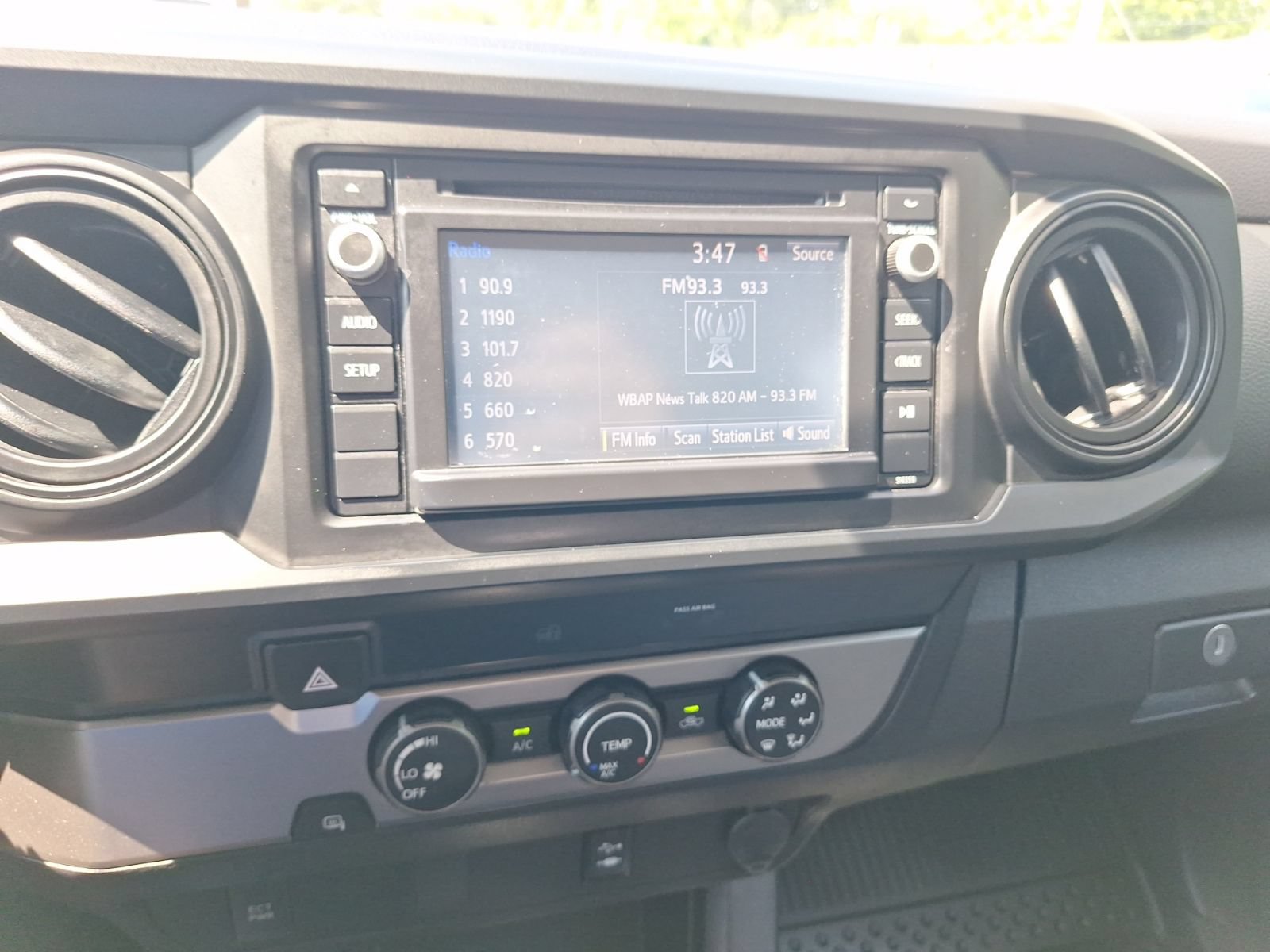 Used 2019 Toyota Tacoma SR w/ SR Convenience Package RWD image 25