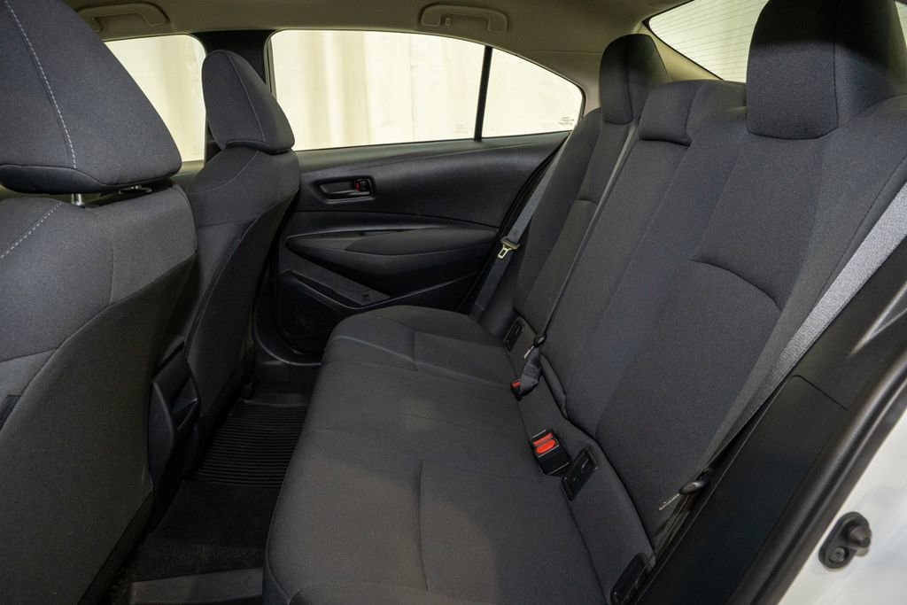 Used 2022 Toyota Corolla LE image 7