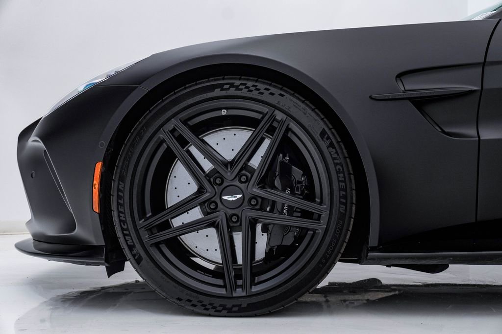 Used 2025 Aston Martin V8 Vantage Coupe RWD image 15