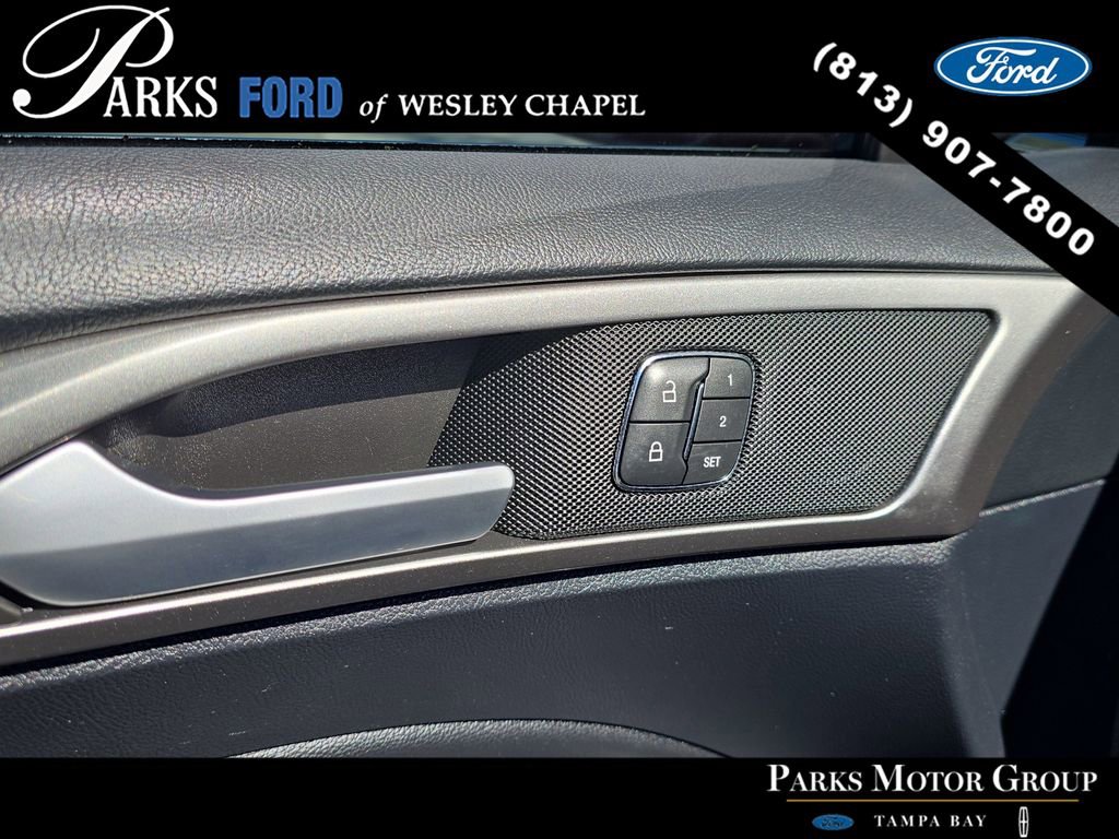 Used 2019 Ford Fusion SEL image 16