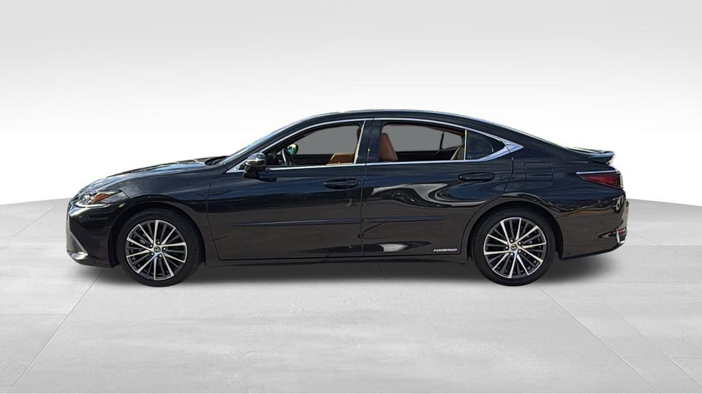 Used 2022 Lexus ES 300h w/ Premium Package image 4