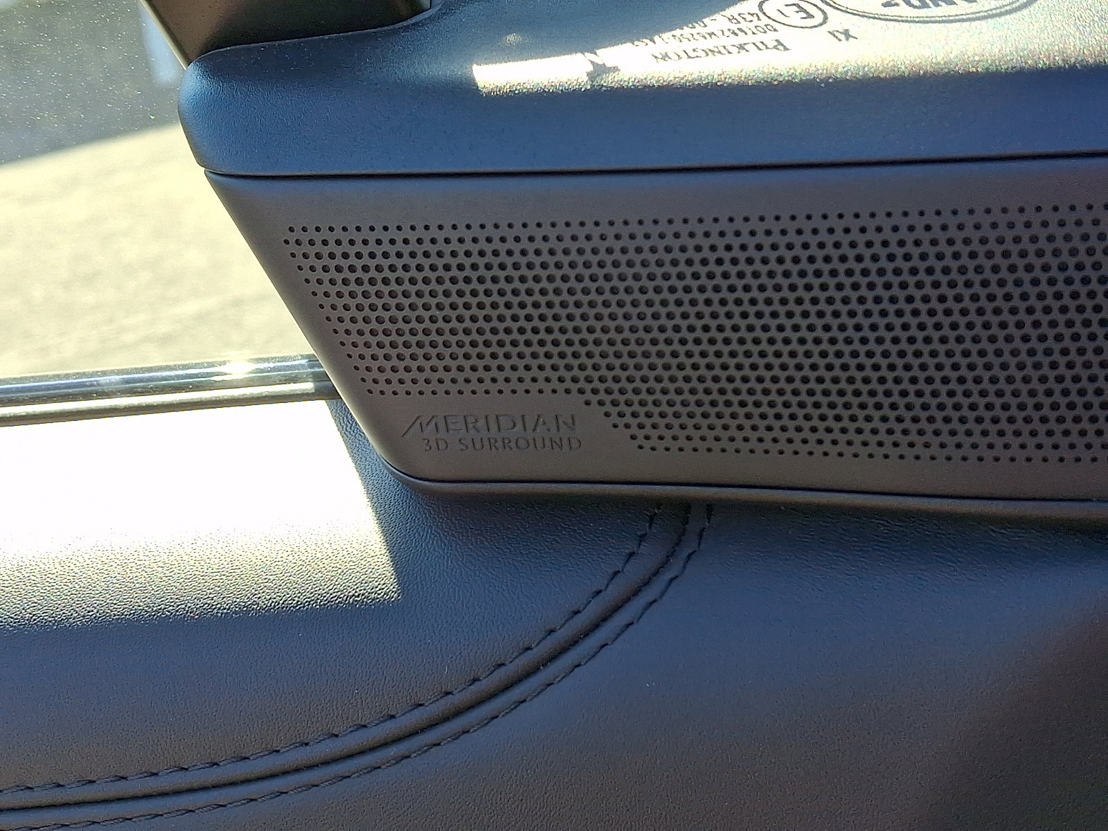 Used 2023 Land Rover Range Rover Long Wheelbase SE image 21