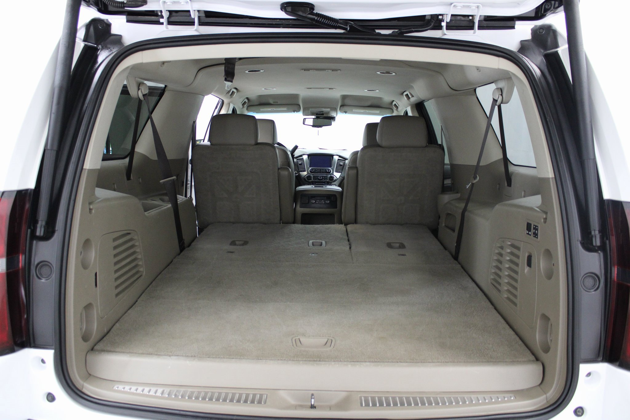 Used 2020 Chevrolet Suburban Premier image 16