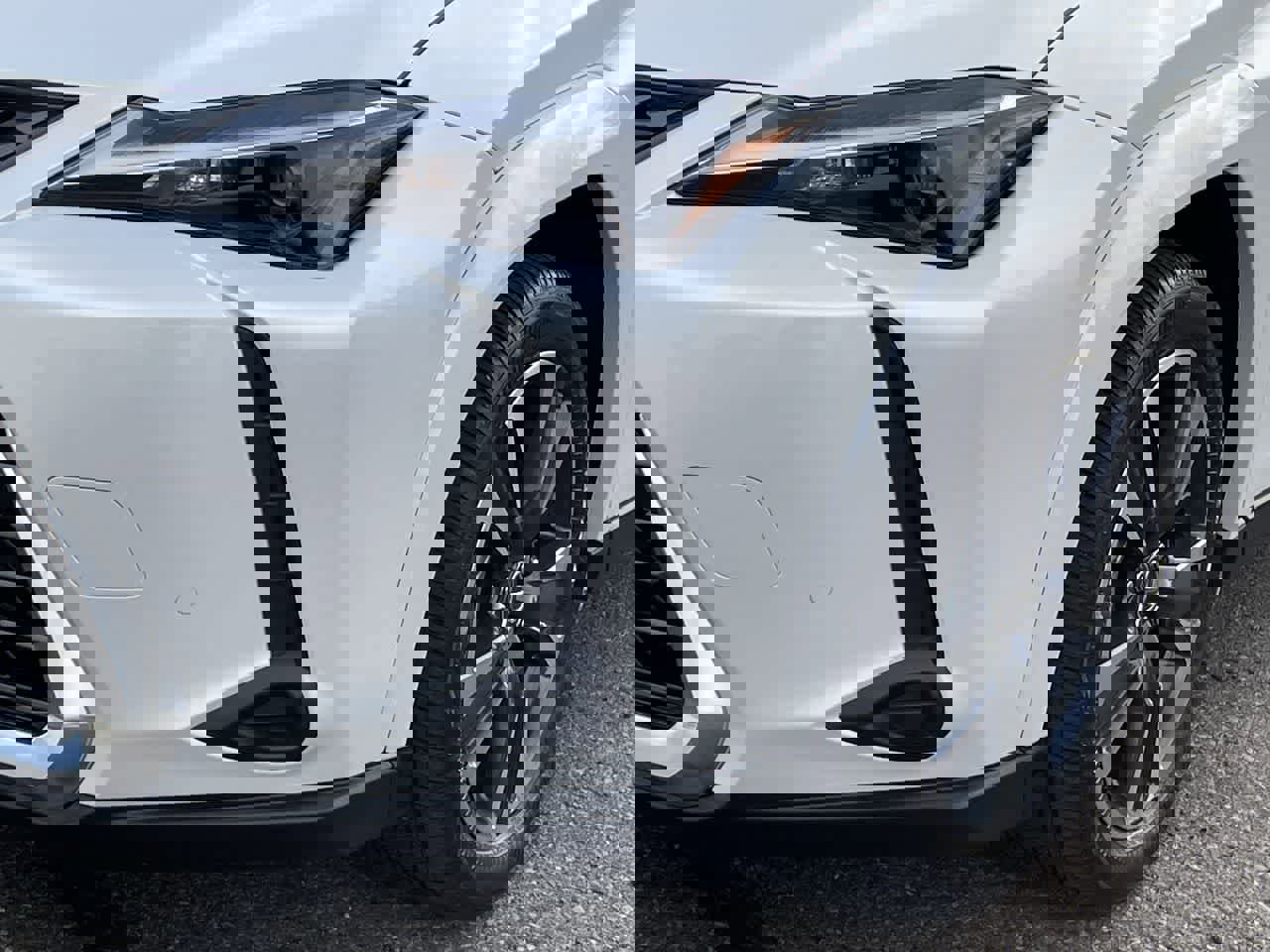 Used 2025 Lexus UX 300h AWD image 37