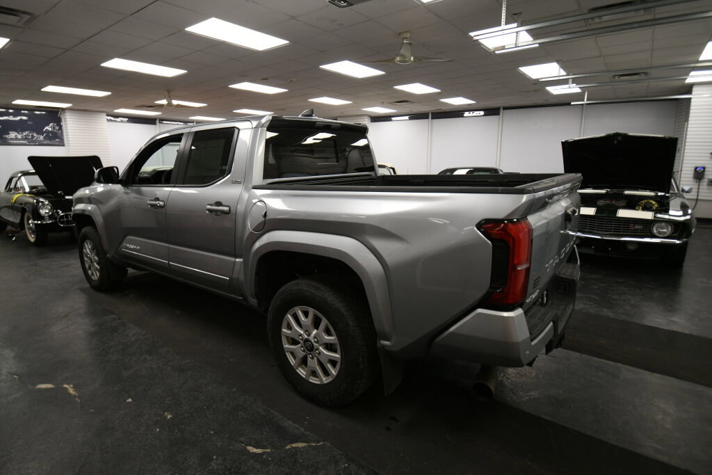 Used 2024 Toyota Tacoma SR5 image 5