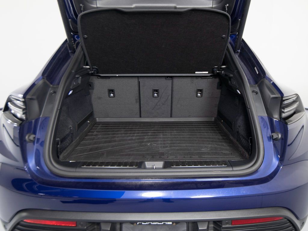 Certified 2025 Porsche Macan 4S Electric image 43