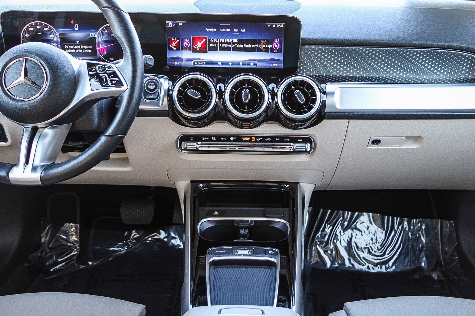 Certified 2025 Mercedes-Benz GLB 250 4MATIC image 13