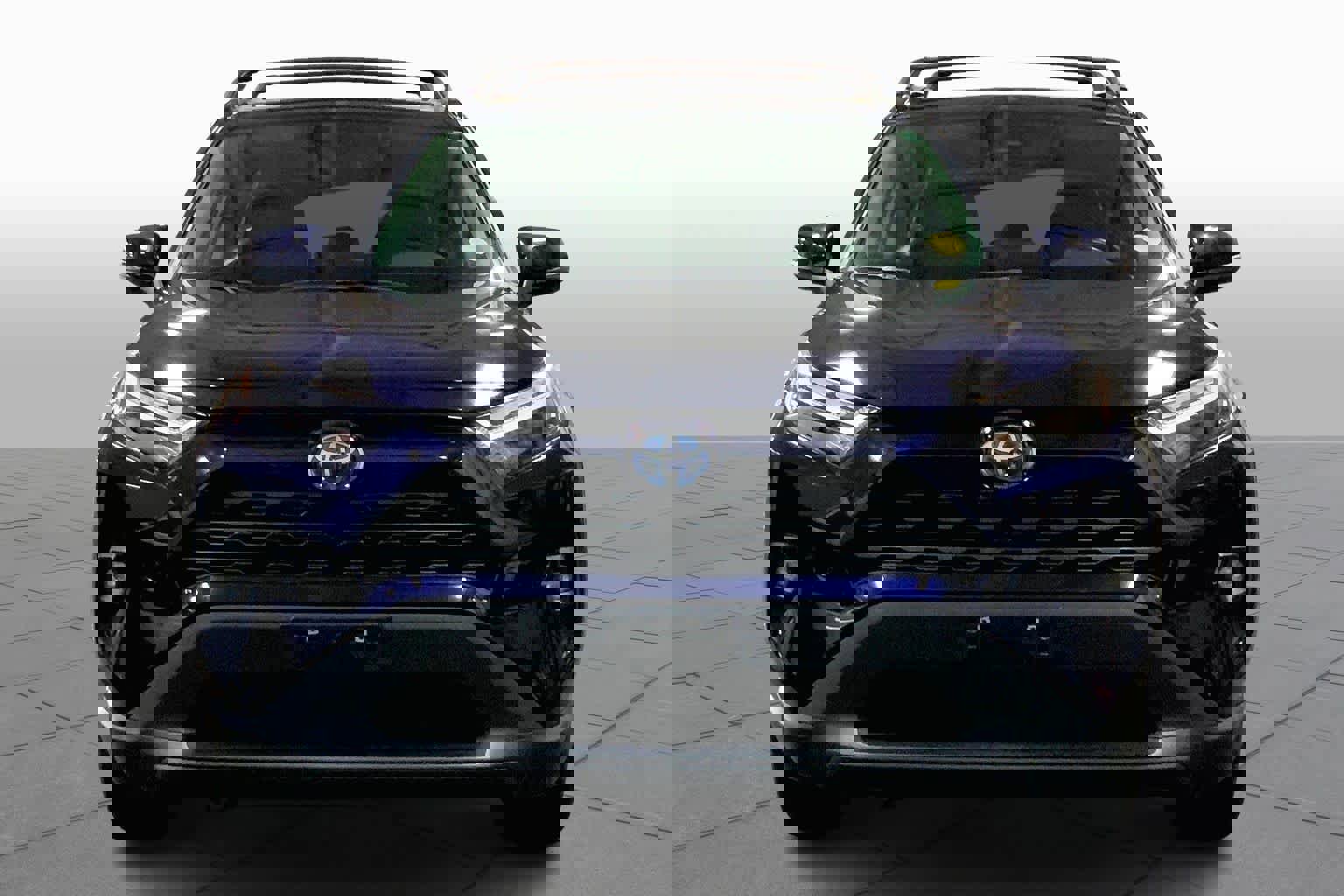 Used 2023 Toyota RAV4 XLE Premium image 3