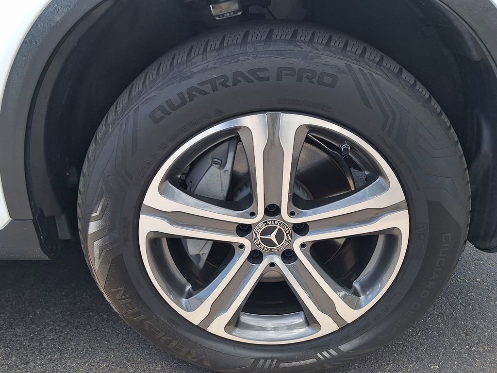 Used 2019 Mercedes-Benz GLC 300 4MATIC w/ Premium Package image 30
