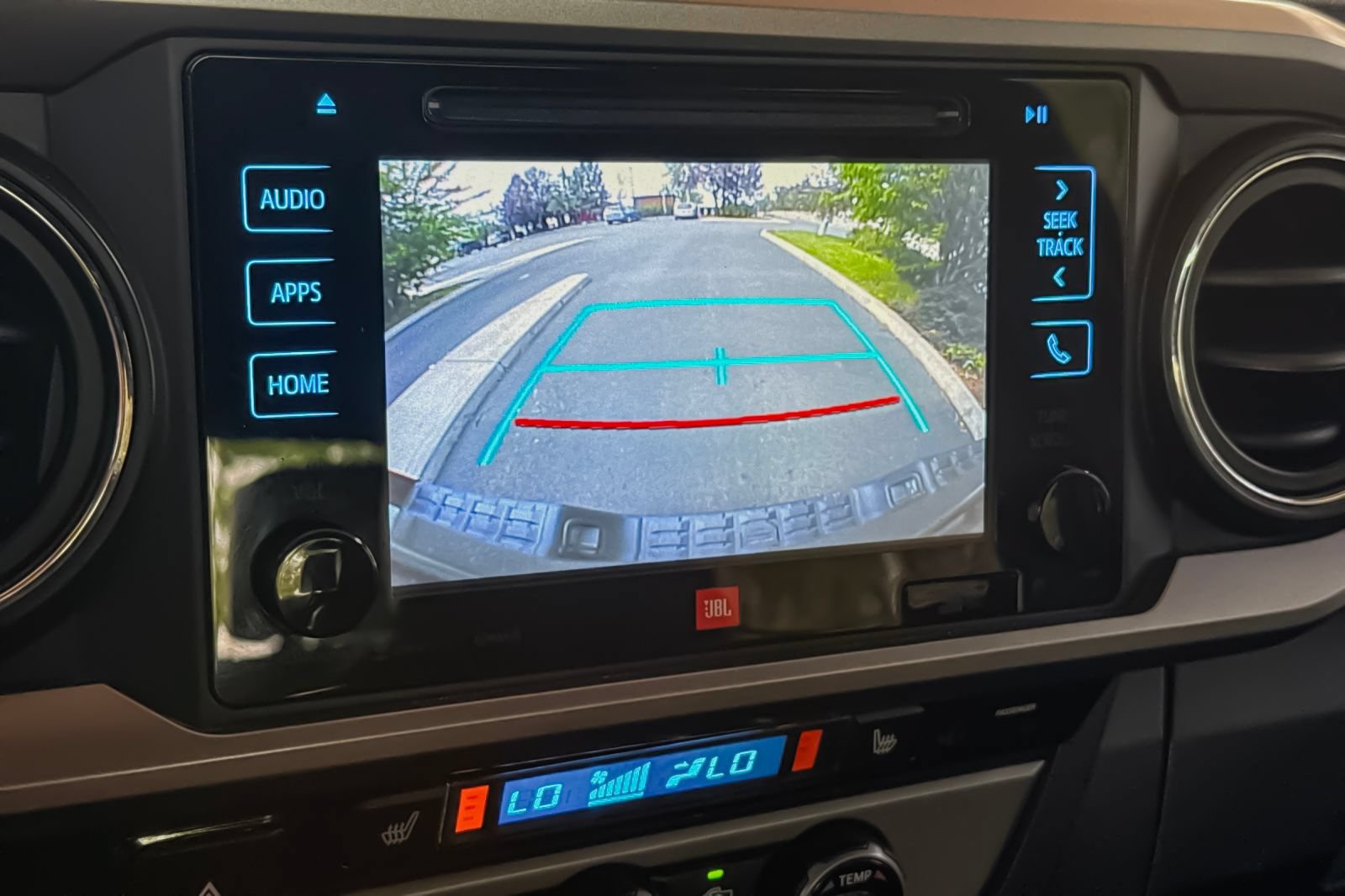 Used 2017 Toyota Tacoma Limited AWD/4WD image 26