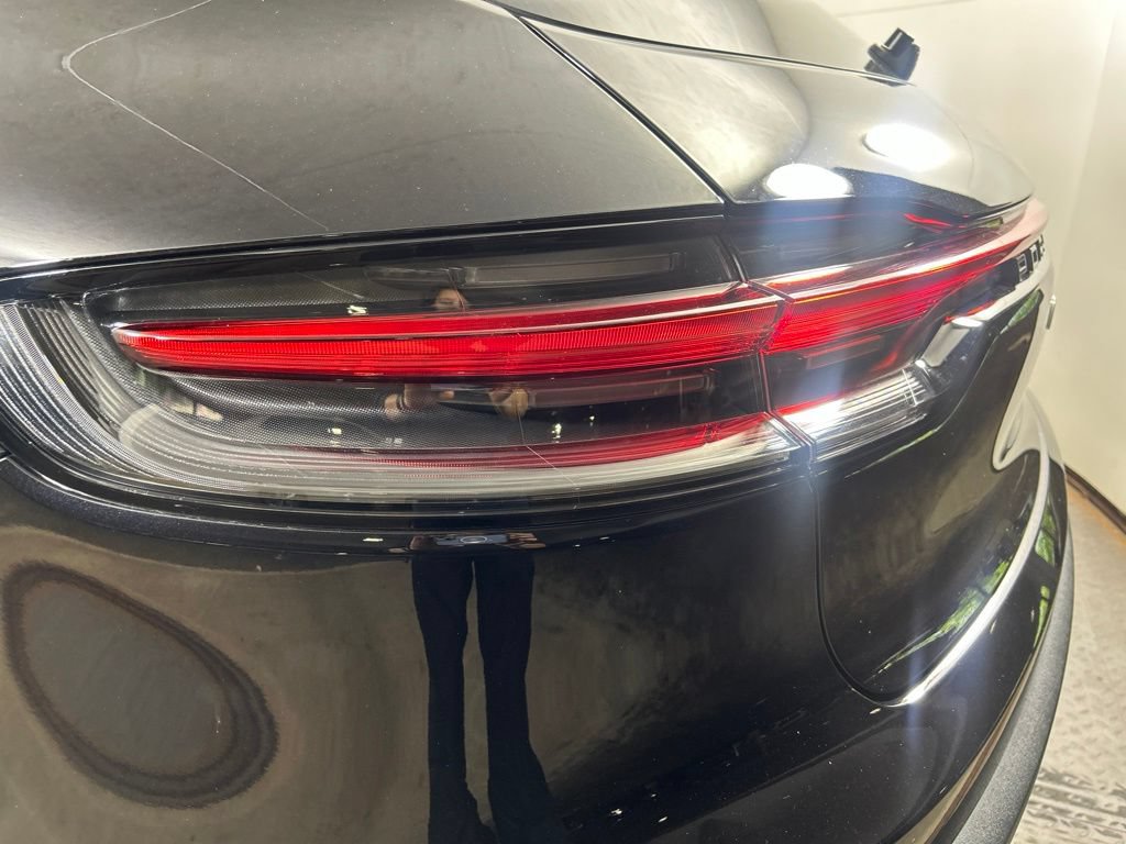 Certified 2026 Porsche Macan Turbo AWD/4WD image 15