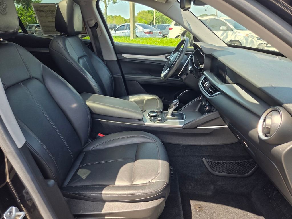 Used 2019 Alfa Romeo Stelvio Sport w/ Quick Order Package 22J Sport AWD/4WD image 32