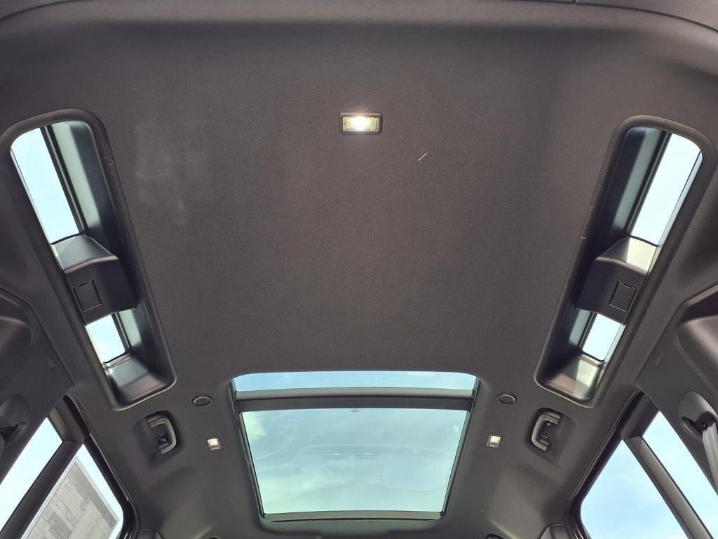 New 2026 Land Rover Defender 110 S AWD/4WD image 24