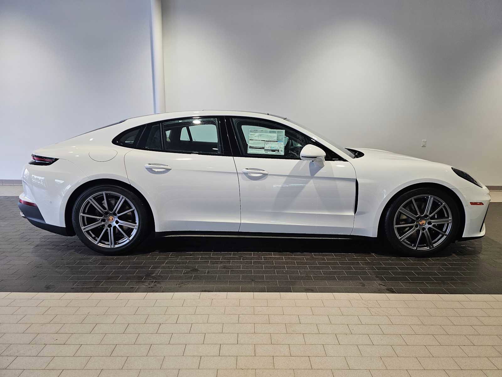 Used 2025 Porsche Panamera 4 image 8