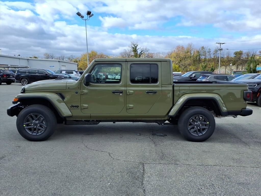 New 2026 Jeep Gladiator Sport image 7