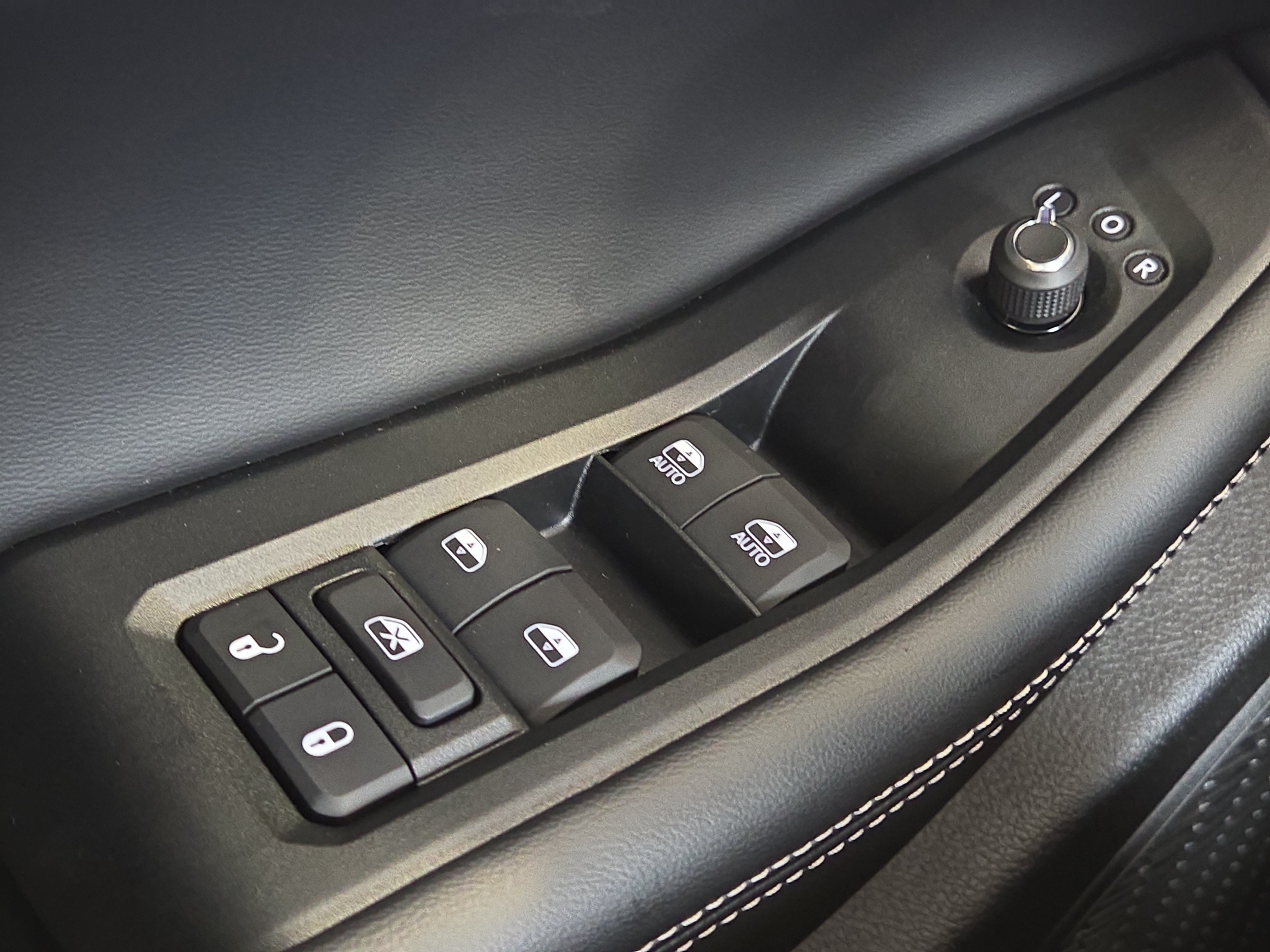 New 2025 Jeep Grand Cherokee L Laredo RWD image 24