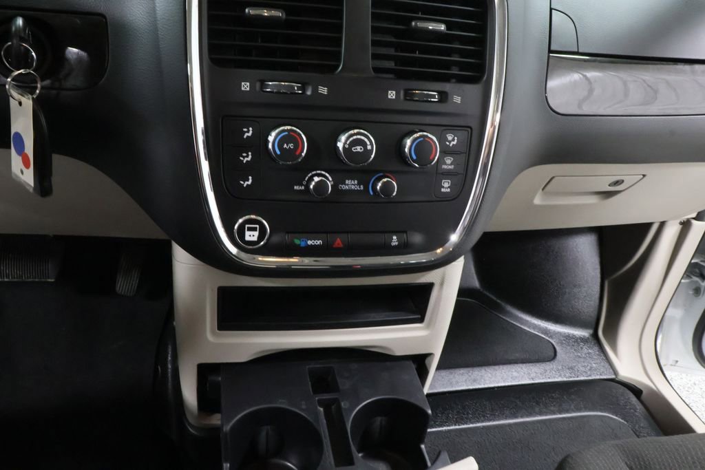 Used 2017 Dodge Grand Caravan SE w/ Power Window Group FWD image 10