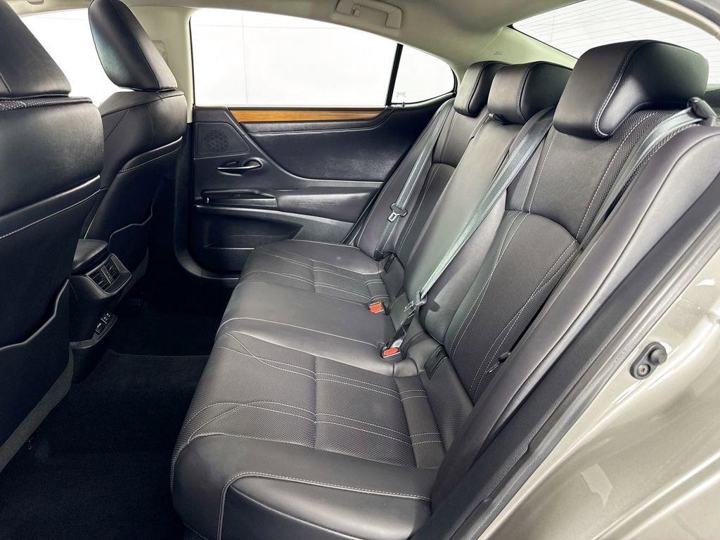 Used 2020 Lexus ES 350 Luxury w/ Accessory Package image 30
