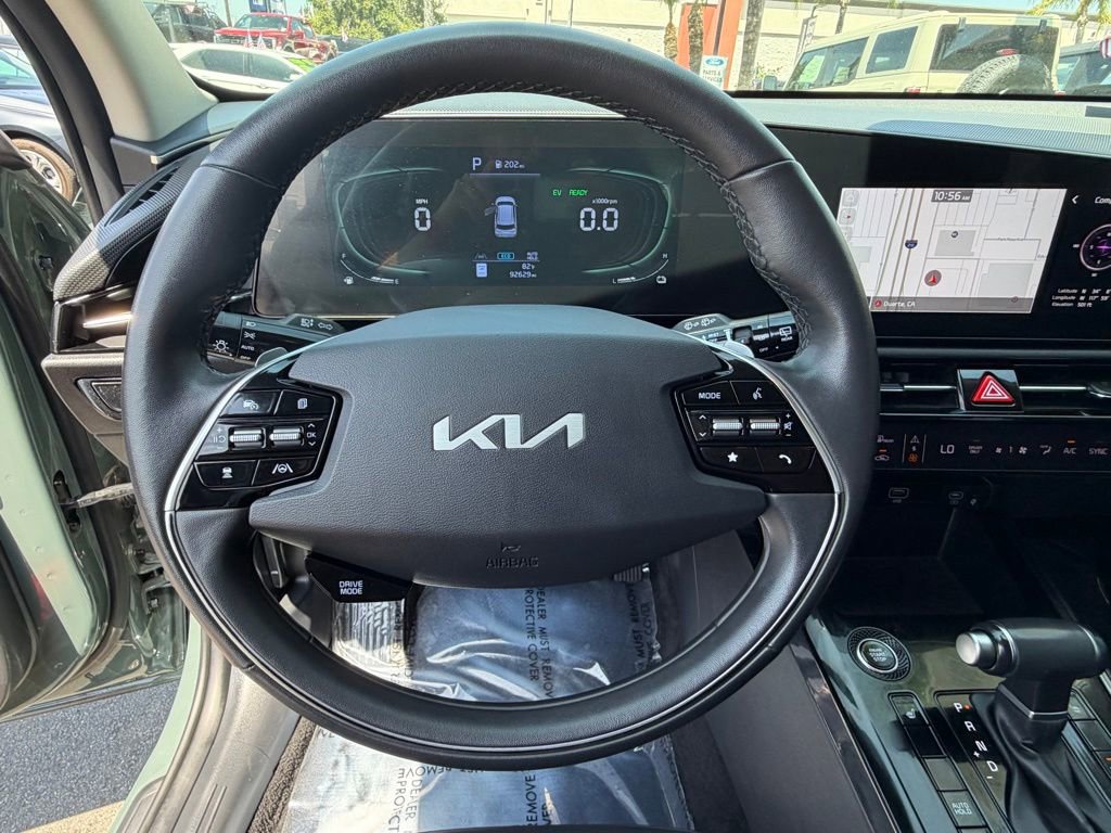 Used 2024 Kia Niro EX FWD image 28
