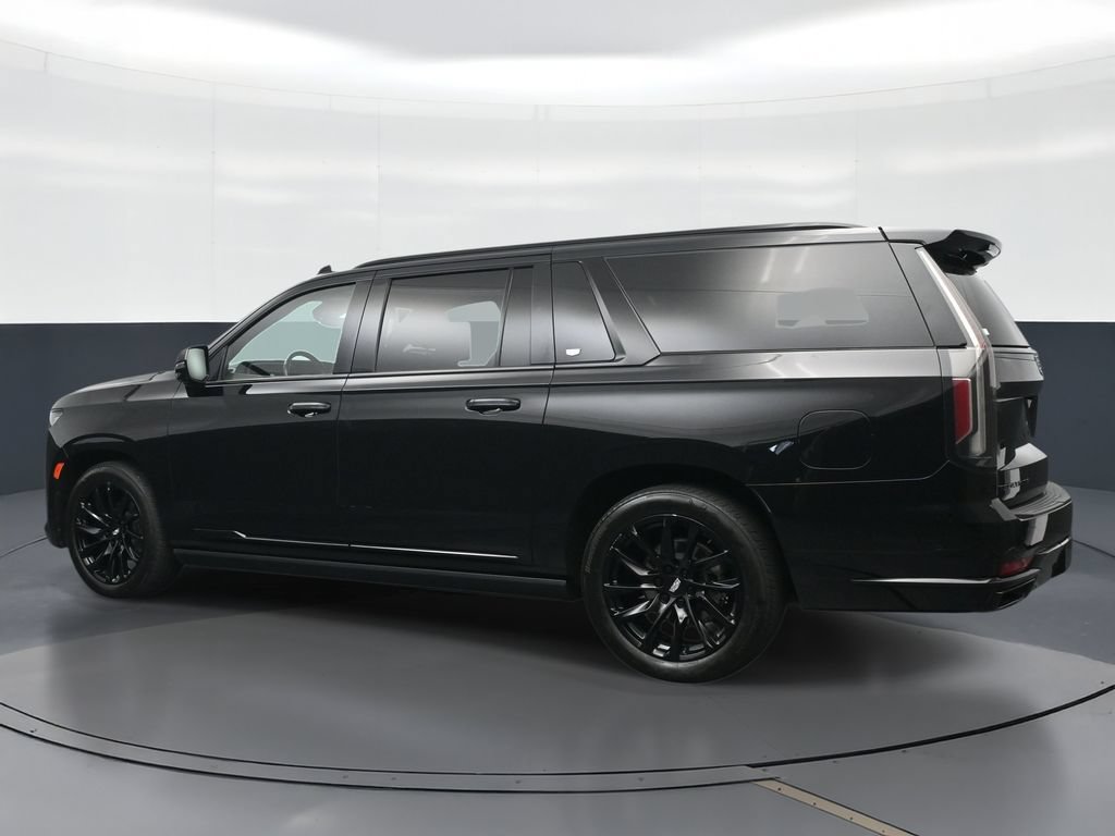 Used 2023 Cadillac Escalade ESV Sport Platinum w/ LPO, ONYX Package AWD/4WD image 3