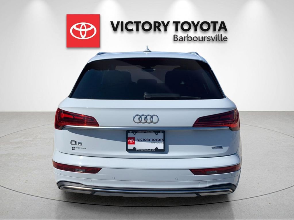 Used 2021 Audi Q5 2.0T Premium w/ Convenience Package image 4