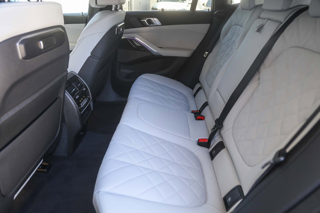 Used 2026 BMW X6 M60i AWD/4WD image 15