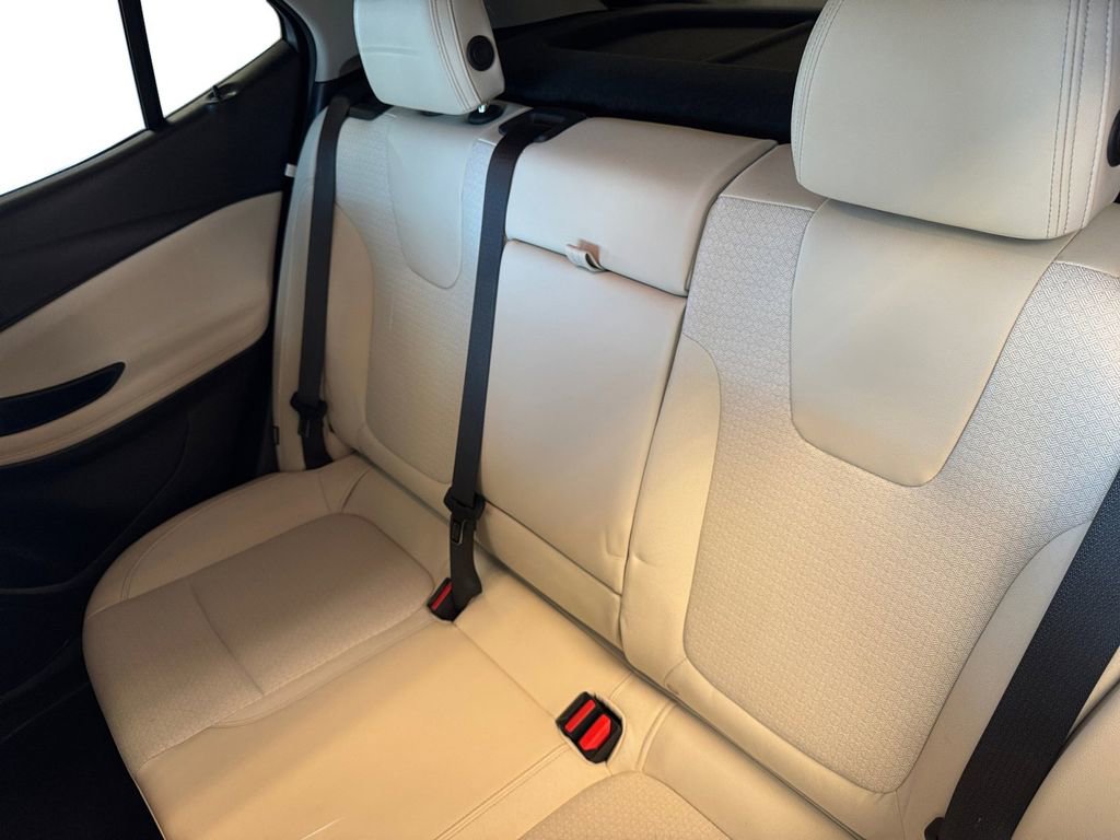 Used 2020 Buick Encore GX Select image 16