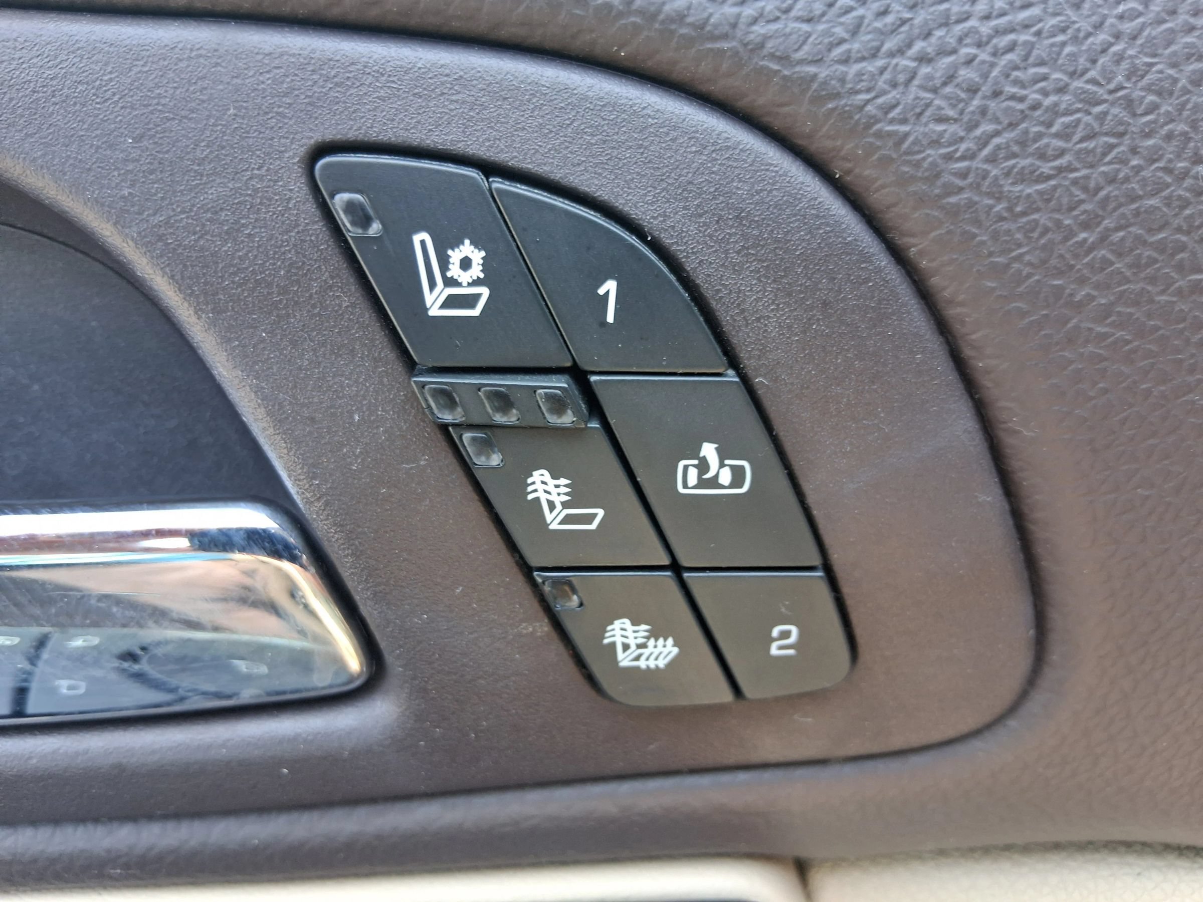 Used 2012 GMC Yukon XL Denali AWD/4WD image 12
