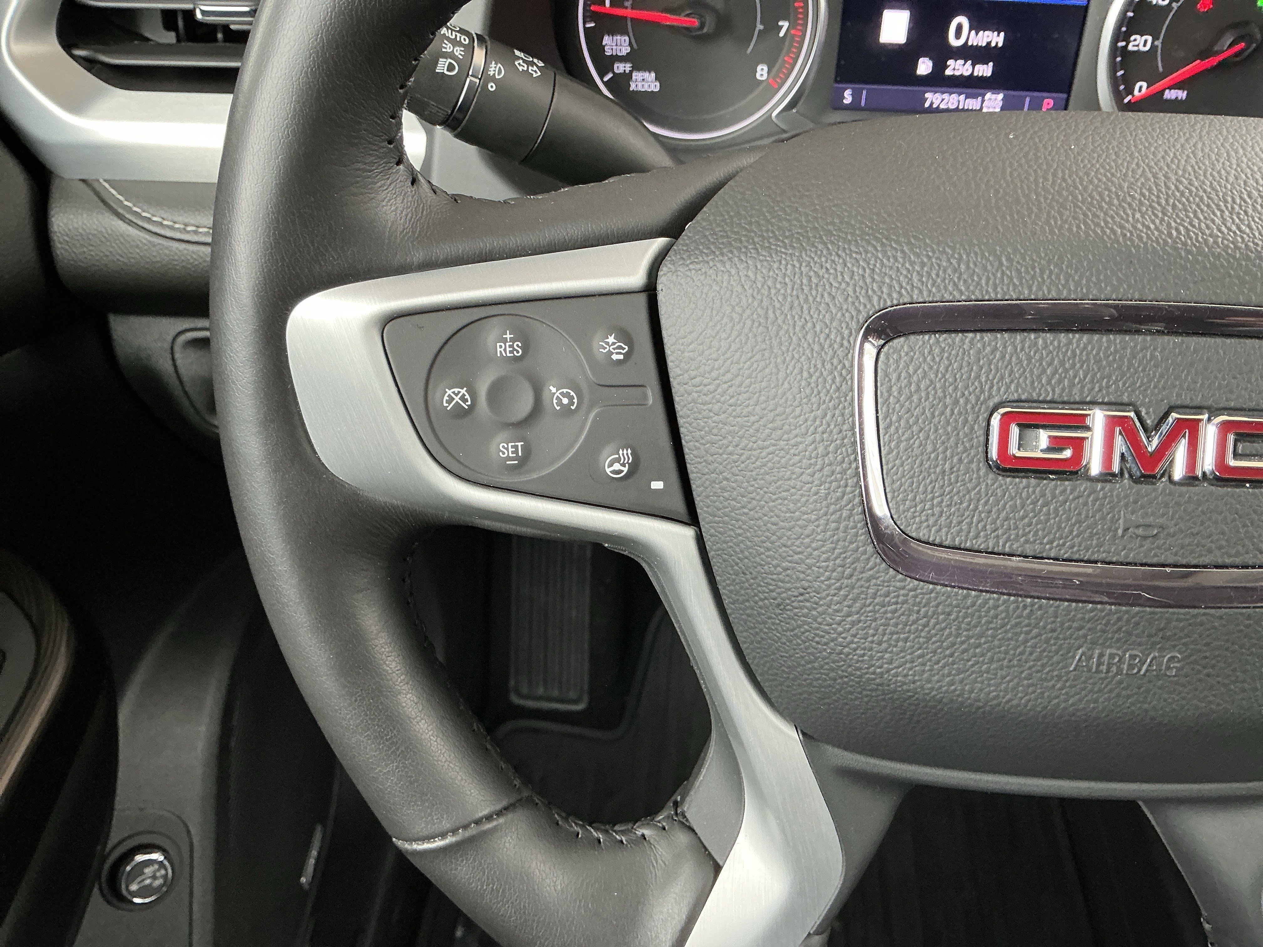 Used 2022 GMC Acadia SLT w/ Preferred Package image 12