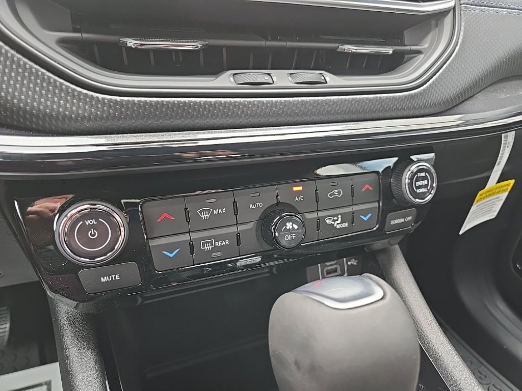 New 2026 Jeep Compass Latitude AWD/4WD image 56