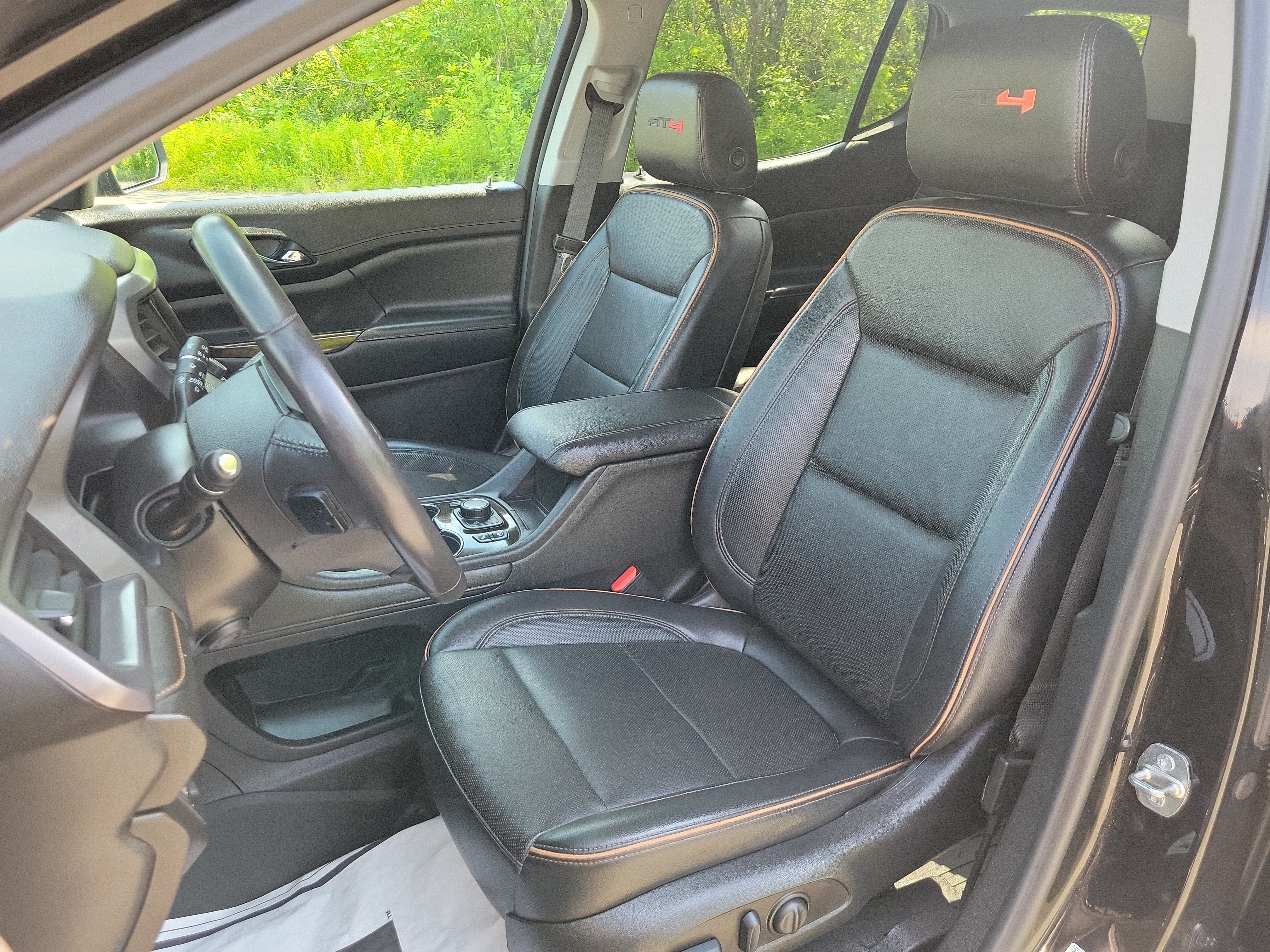 Used 2022 GMC Acadia AT4 w/ Technology Package AWD/4WD image 14
