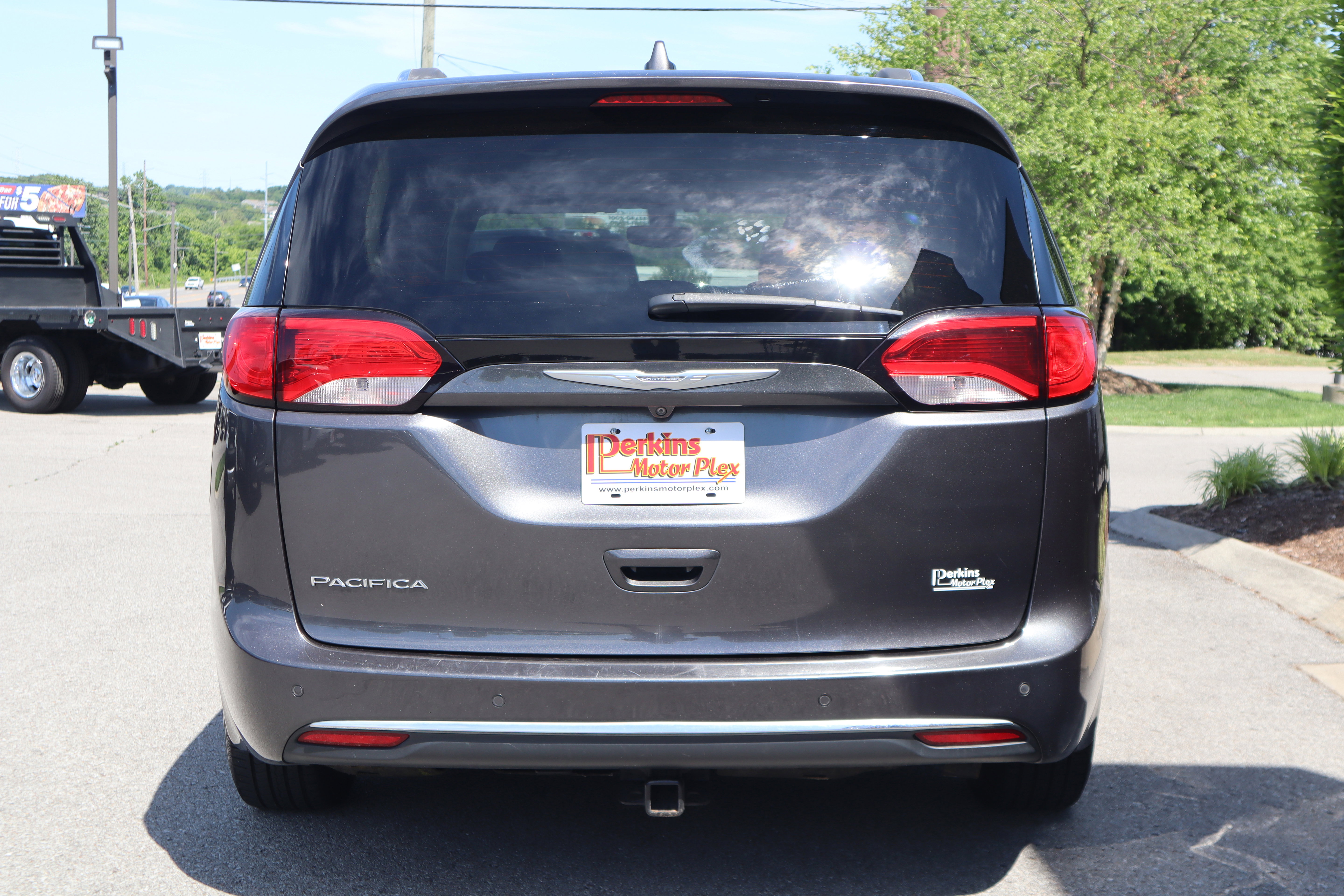 Used 2018 Chrysler Pacifica Touring-L Plus FWD image 8