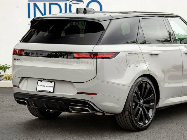 Used 2025 Land Rover Range Rover Sport Dynamic SE AWD/4WD image 7