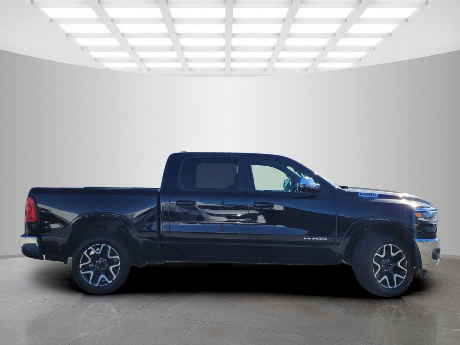 Used 2025 RAM 1500 Laramie image 3