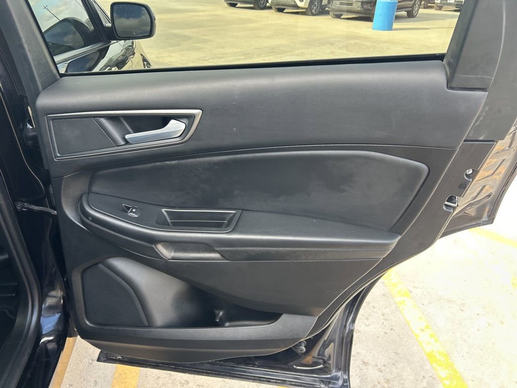 Used 2024 Ford Edge SE w/ Black Appearance Package AWD/4WD image 12