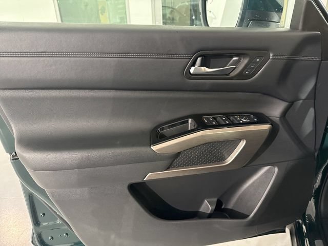 Used 2023 Nissan Pathfinder Platinum AWD/4WD image 19