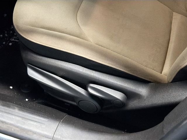 Used 2016 Jeep Renegade Latitude image 18