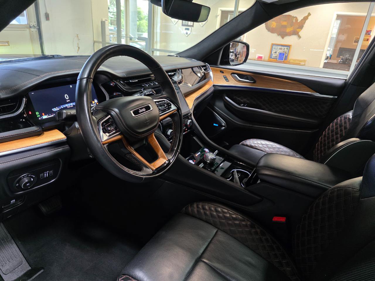 Used 2023 Jeep Grand Cherokee L Summit AWD/4WD image 16