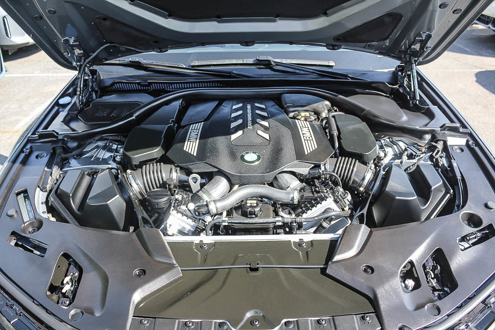 Used 2023 BMW M550i xDrive w/ Executive Package AWD/4WD image 37