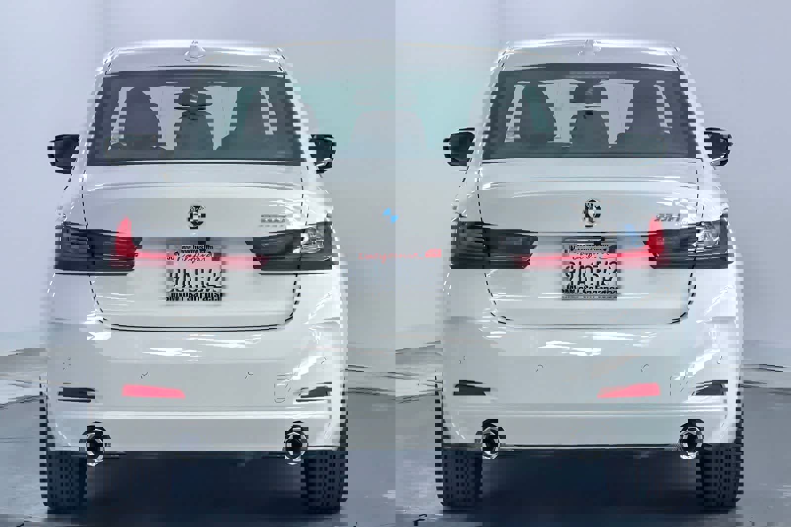 Used 2025 BMW 330i Sedan w/ Premium Package image 7