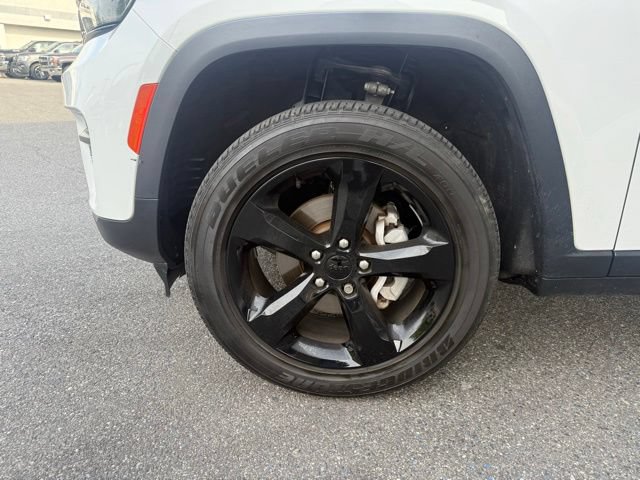 Used 2023 Jeep Grand Cherokee Altitude AWD/4WD image 43
