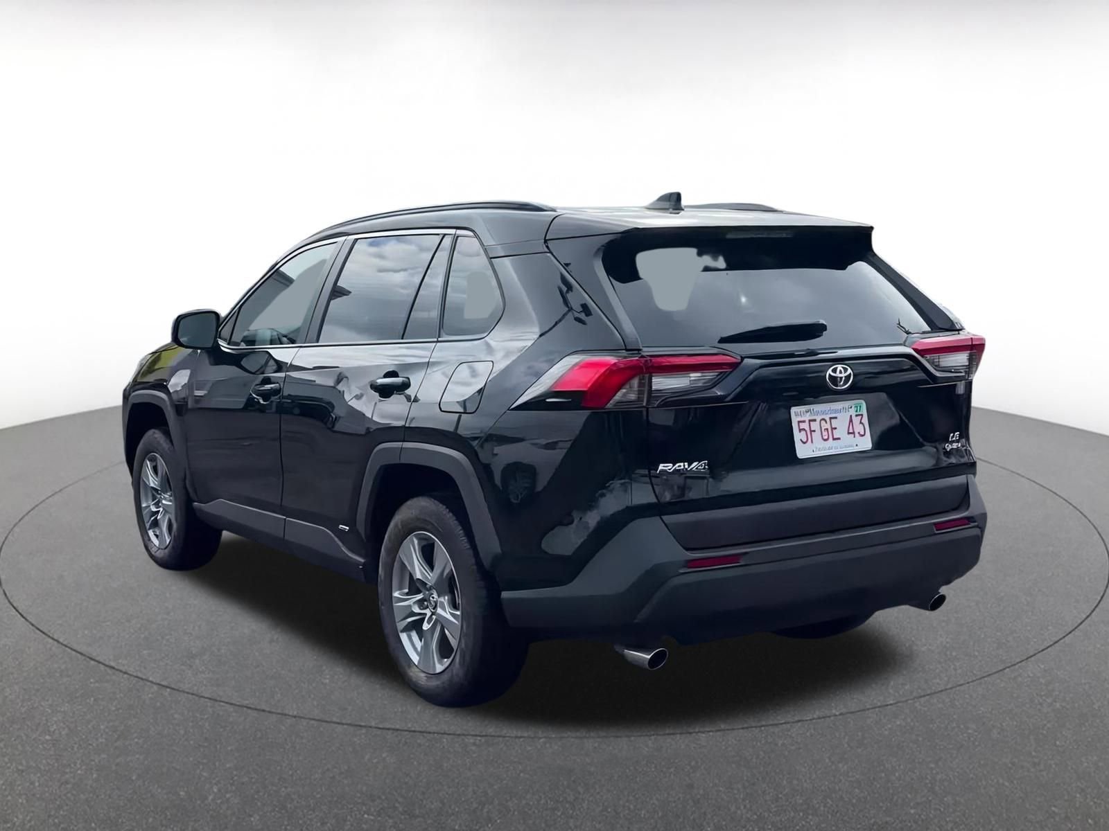 Used 2025 Toyota RAV4 LE image 11