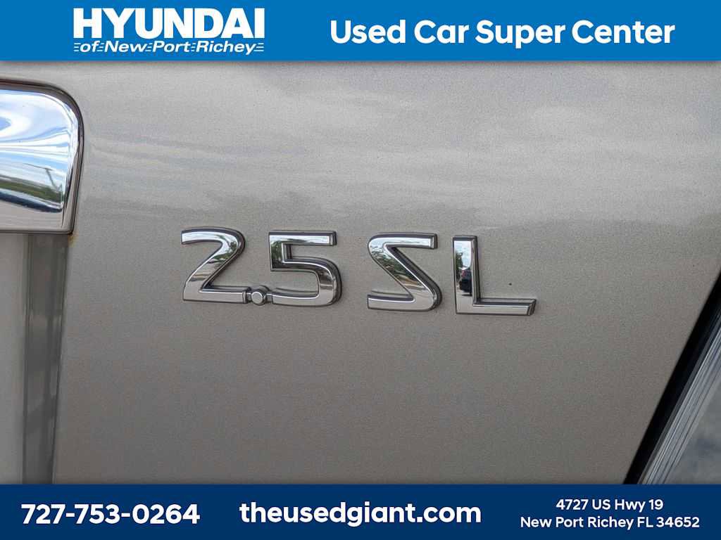 Used 2011 Nissan Altima 2.5 SL w/ Technology Pkg FWD image 12