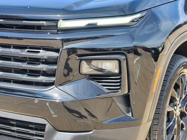 Used 2025 Chevrolet Traverse LT w/ Midnight/Sport Edition FWD image 16