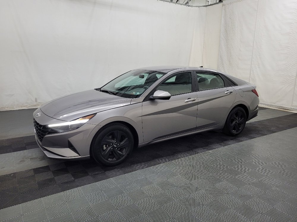 Used 2023 Hyundai Elantra SEL w/ Cargo Package image 2